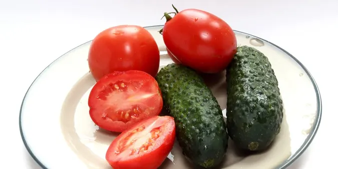Які продукти не можна зберігати разом