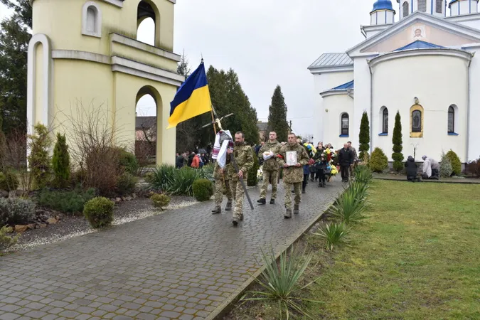 Луцька громада попрощалася із загиблим під Вугледаром Володимиром Олійником (фото)