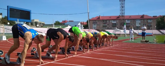 Без глядачів: карантинний чемпіонат з легкої атлетики у Луцьку (фото)