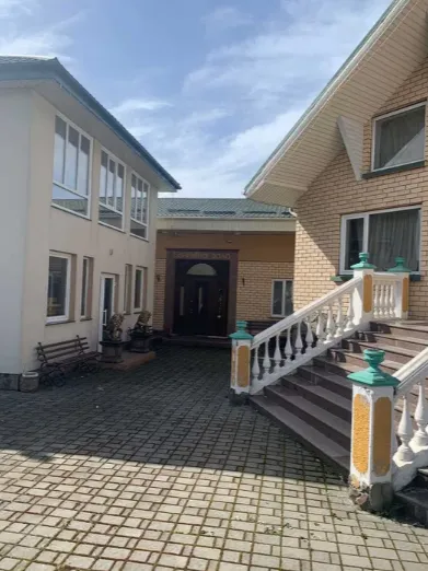 У Луцьку продають ресторан біля військкомату (фото)