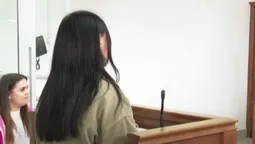 Раніше товаришували: у Луцьку дві дівчини побилися через хлопця (відео)