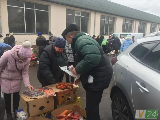 Ні пройти, ні проїхати: лучани про торгівлю на Старому ринку
