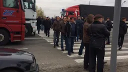 Волинські шахтарі перекрили міжнародну трасу (фото)