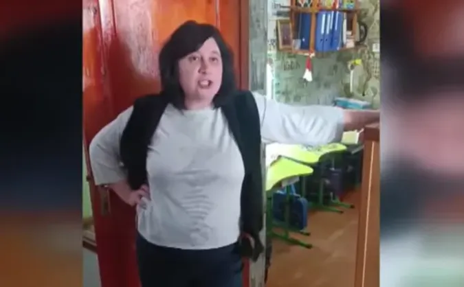 На Волині вчительці-логопедині, яка послала нах*й батьків при дітях, призначили 40 годин громадських робіт