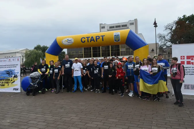 Понад 400 людей долучилися до патріотичного забігу в Луцьку (фото)