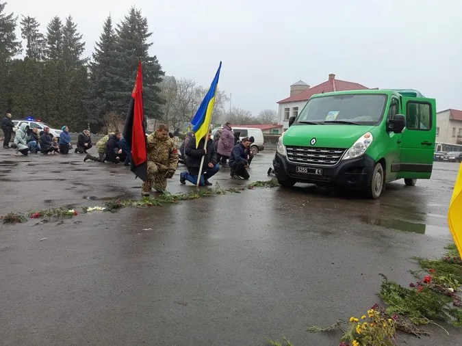 На Волині попрощалися із воїном Юрієм Сапіжуком (фото)