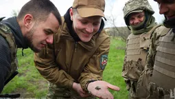 Волинські воїни на передовій зустріли черепашку-ніндзя (фото)