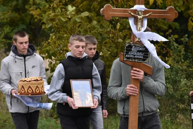 На Волині попрощалися із загиблим захисником Ігорем Пархомюком (фото)