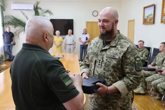 Двох бійців Волинського прикордонного загону відзначили за службу на фронті (фото)