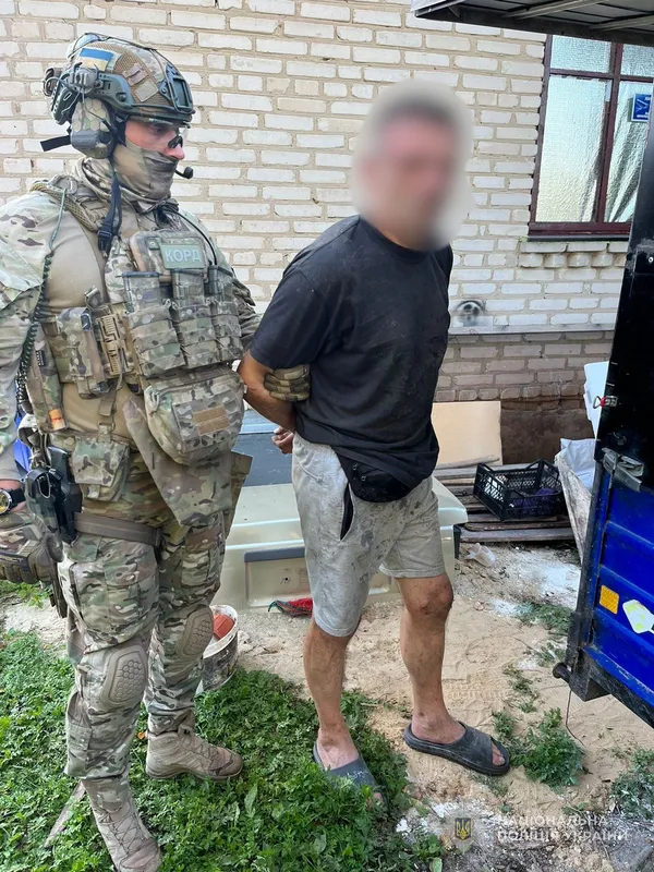 Волинські поліцейські ліквідували нарколабораторію, де варили амфетамін (фото, відео)