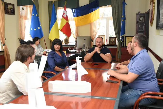 У центральному парку Луцька встановлять зворушливу скульптуру: коли та яку (фото)