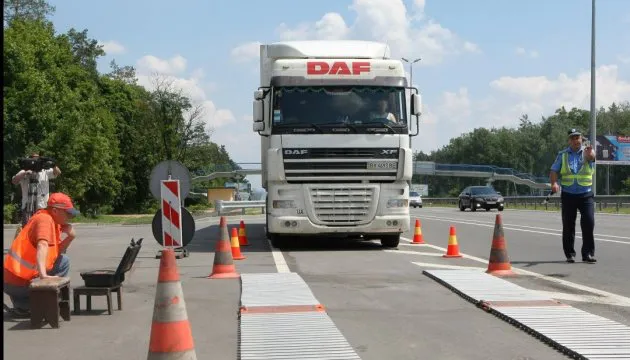 Рада збільшила штрафи за перевантажені фури