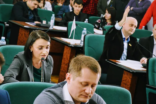 Як у Луцькій міській раді секретаря «скидали» (фоторепортаж)