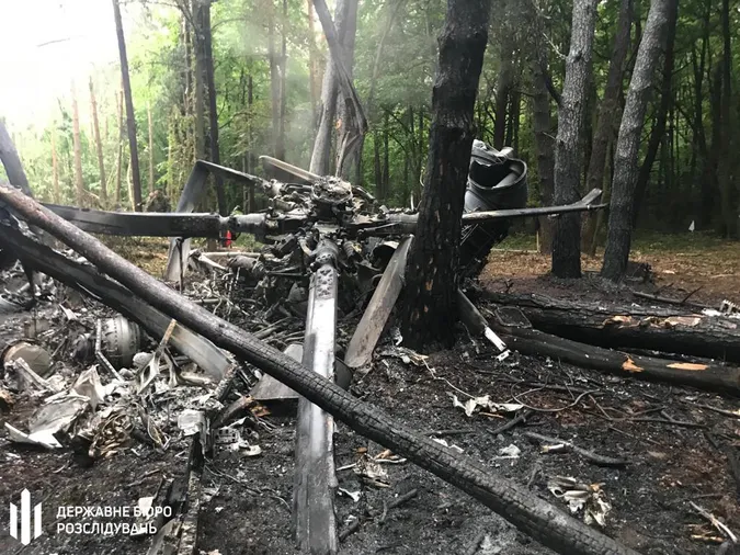 Показали фото з місця падіння військового вертольота