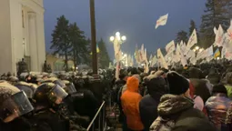 Підприємці у Києві намагаються взяти штурмом Верховну Раду (фото, відео)