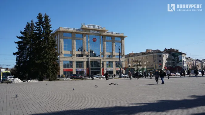 Весна у Луцьку: атмосферні фото залитого сонцем міста