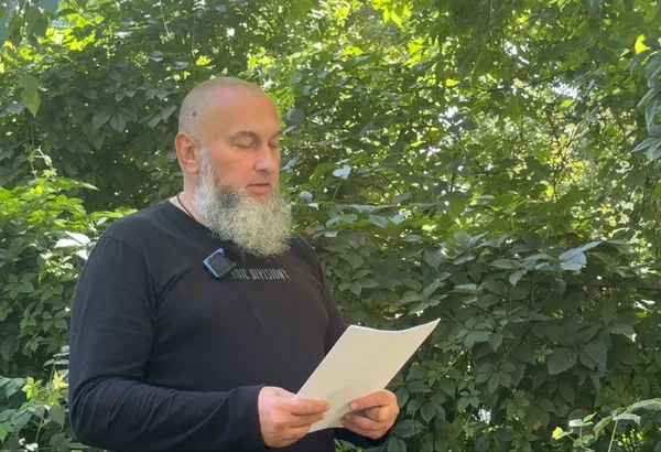 «Це моя зброя і мій фронт»: історія військового з Волині, який поєднує службу з письменництвом (фото, відео)
