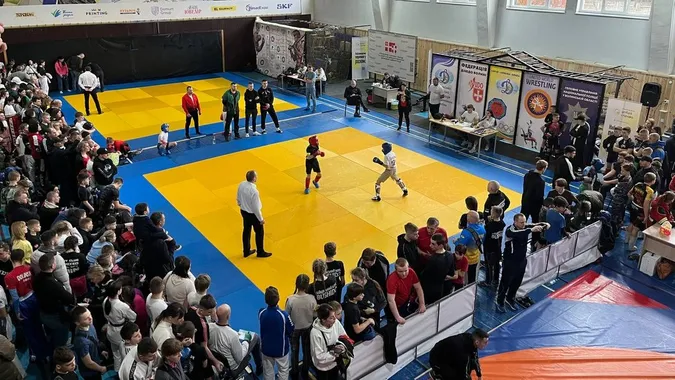 До Луцька приїхали понад три сотні спортсменів на чемпіонат України з козацького двобою (фото)