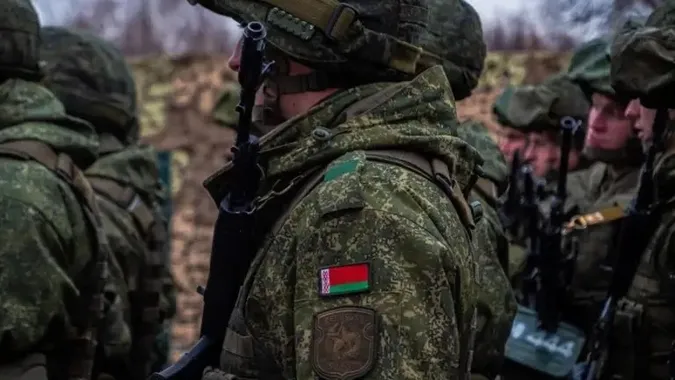 За 40 кілометрів від України: Білорусь формує нову десантно-штурмову бригаду