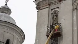 Луцький костел готують до реставрації: взяли проби з фасаду (фото)