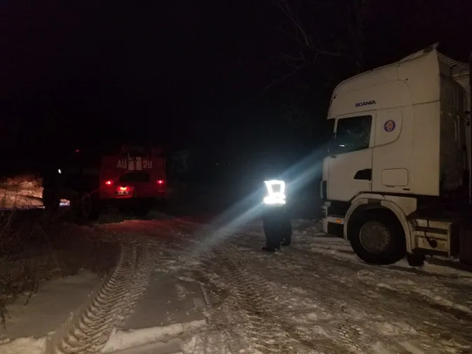 На Волині рятувальники витягнули з кюветів три авто за добу (фото)