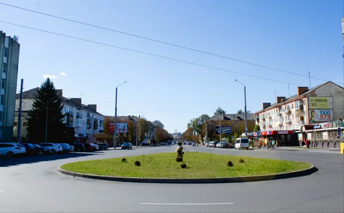 У Луцьку на Грушевського продали землю: кому та за скільки