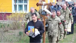 Життя присвятив порятунку інших: на Волині попрощалися з Героєм Олександром Батурою (фото)