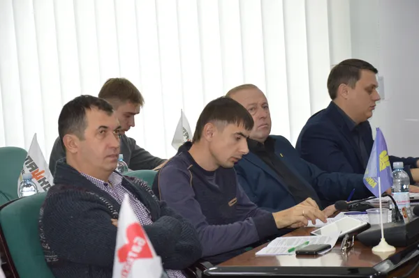 Суворі сесійні будні луцьких депутатів (фоторепортаж)