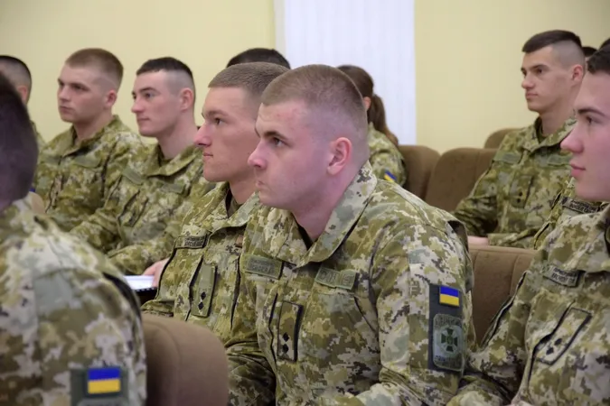 Лави Волинського прикордонного загону поповнили молоді лейтенанти (фото)