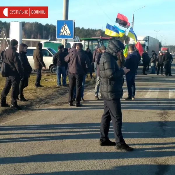 Акція протесту на Волині: перекрили дорогу на «Ягодин» (фото)