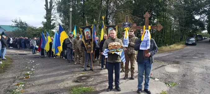 Був справжнім патріотом: на Волині попрощалися із бійцем Сергієм Засядьком (фото)