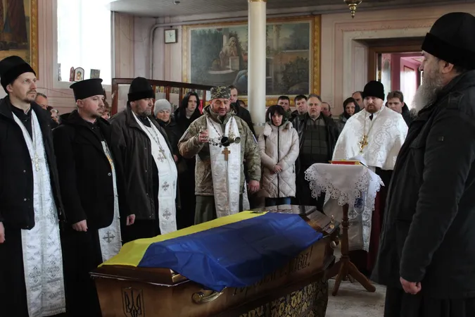 У Рожищі попрощалися із загиблим воїном Павлом Бурцем (фото)