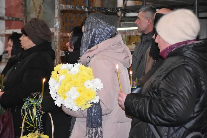 У Луцьку провели в останню дорогу Героя Юрія Смикала (фото)