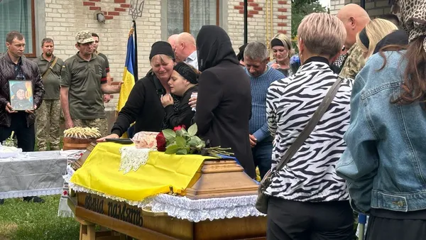 Поліг у бою ще у 2024 році: Волинь попрощалася з юним воїном Олегом Мазяром (фото)