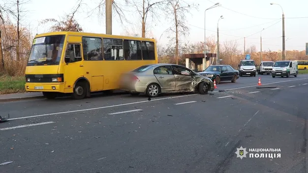 Заснув за кермом: волинянин спричинив масштабну ДТП у Рівному (фото, відео)