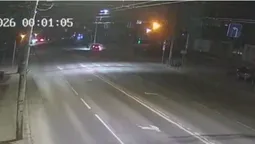 Підкинуло в повітря: у Луцьку вночі збили людину (відео)