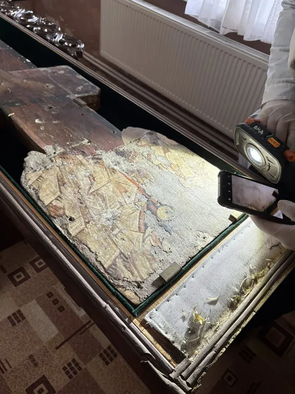 На Волині врятували унікальне «Розп’яття» від плісняви та руйнування (фото, відео)