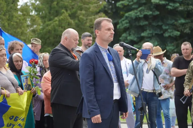 Герої не вмирають: у Володимирі відкрили нову дошку пам'яті (фото)