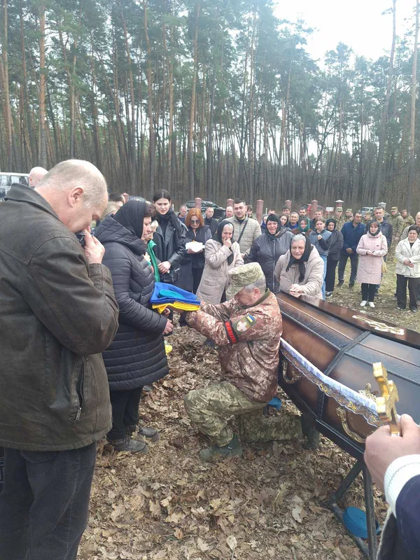 Останній дзвоник для Героя: на Волині попрощалися з 25-річним воїном Максимом Мурашком (фото)