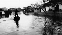 Вода сягала пʼяти метрів: як у ХХ столітті Луцьк опинився під водою (ретрофото)
