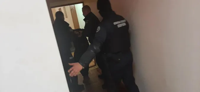 Волинські правоохоронці відпрацювали затримання злочинця у суді (фото)