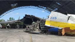 Росіяни вкрали запчастини з української «Мрії», а потім підпалили літак