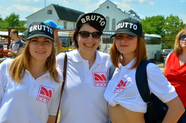 Вболівальниці «BRUTTO»