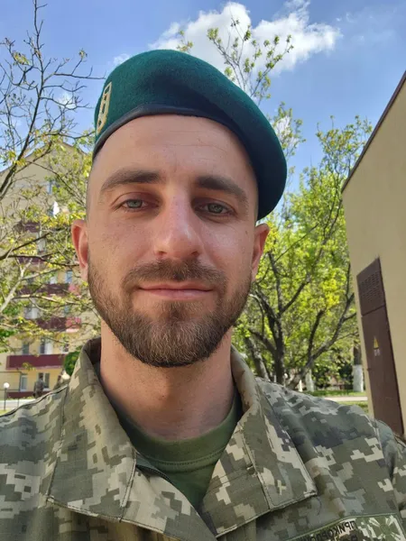У Луцьку п'ятьом родинам загиблих прикордонників вручили їхні посмертні нагороди (фото)