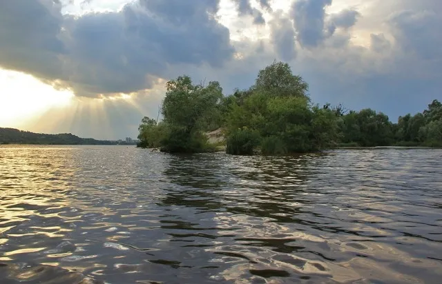 Волинянин показав неймовірну красу літнього сплаву по Дніпру (фотопідбірка)