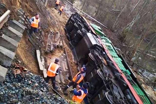 Під російським брянськом «розмило» колію, яка йде від військової частини