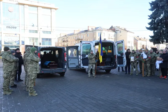 У Луцьку пропрощалися з воїнами Андрієм Максименком та Віталієм Куделею