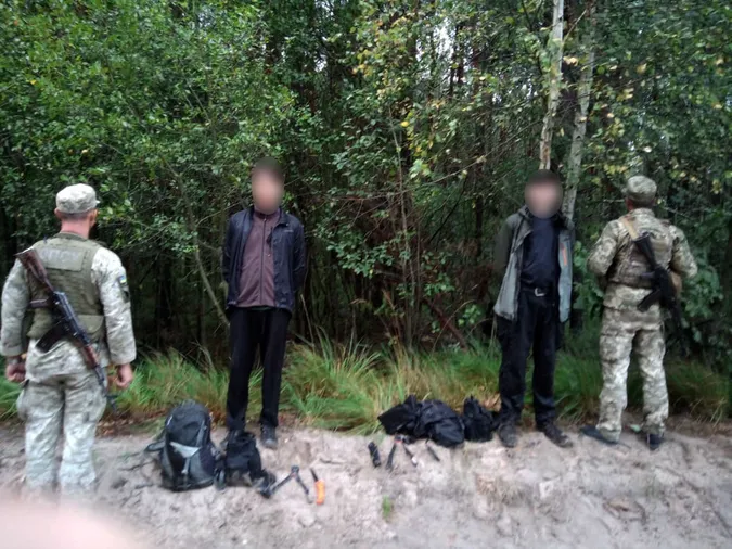 На Волині зловили двох ухилянтів, які втікали до білорусі