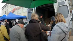 Які ціни на яйця та м'ясо перед Великоднем на фермерському ринку біля «Торби» у Луцьку (відео)