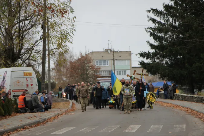 У селі на Волині похоронили загиблого захисника Віталія Лук'янчука
